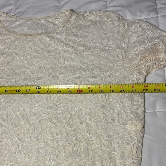 Victoria’s Secret Vintage Gold Label Cream Lace Short Sleeve Top - Picture 6 of 10